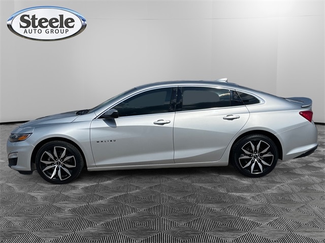 Used 2020 Chevrolet Malibu RS with VIN 1G1ZG5ST2LF115023 for sale in Lockhart, TX