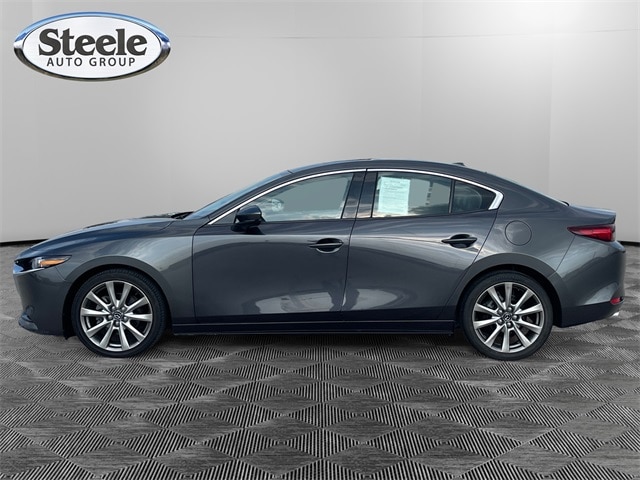 Used 2022 Mazda Mazda3 Premium with VIN 3MZBPBDL2NM313055 for sale in Lockhart, TX
