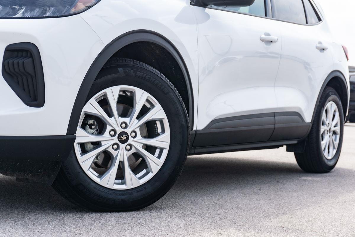 Used 2024 Ford Escape Active with VIN 1FMCU0GN1RUB19650 for sale in Lockhart, TX