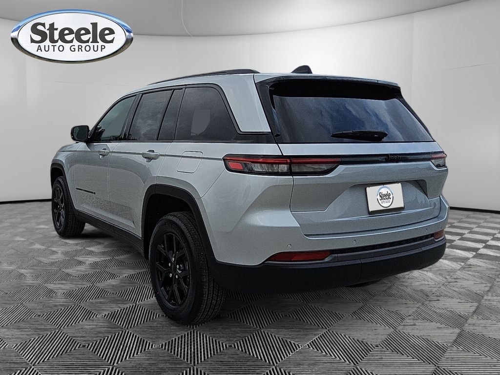 New 2026 Jeep Grand Cherokee LAREDO ALTITUDE 4X2 Sport Utility