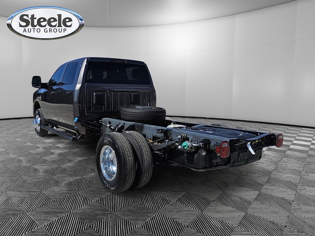 New 2026 Ram 3500 Chassis Cab TRADESMAN CREW 4X4 60' CA Pickup