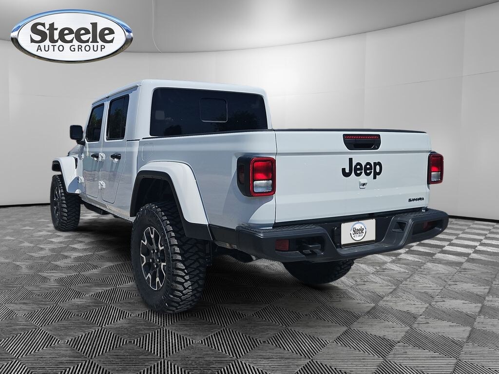 New 2026 Jeep Gladiator SAHARA 4X4 Pickup