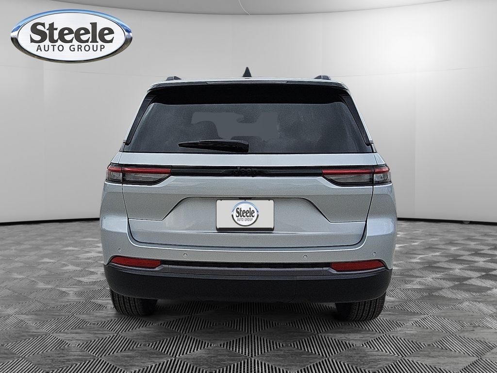 New 2026 Jeep Grand Cherokee LAREDO ALTITUDE 4X2 Sport Utility