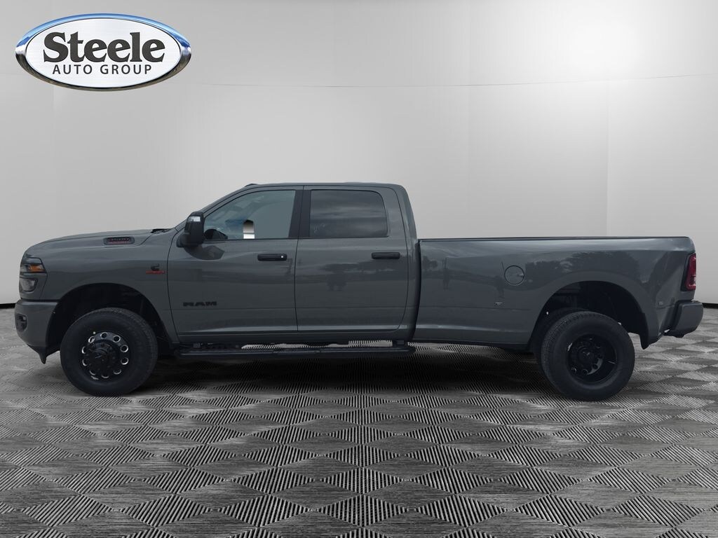 New 2026 Ram 3500 LONE STAR CREW CAB 4X4 8' BOX Pickup