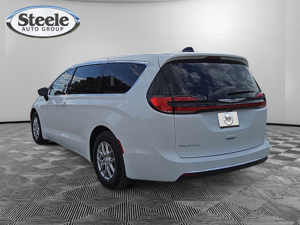 New 2026 Chrysler Pacifica SELECT Passenger Van