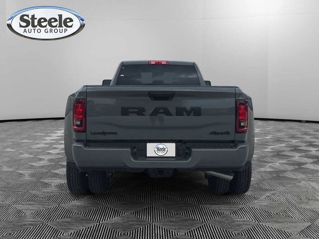 New 2026 Ram 3500 LONE STAR CREW CAB 4X4 8' BOX Pickup