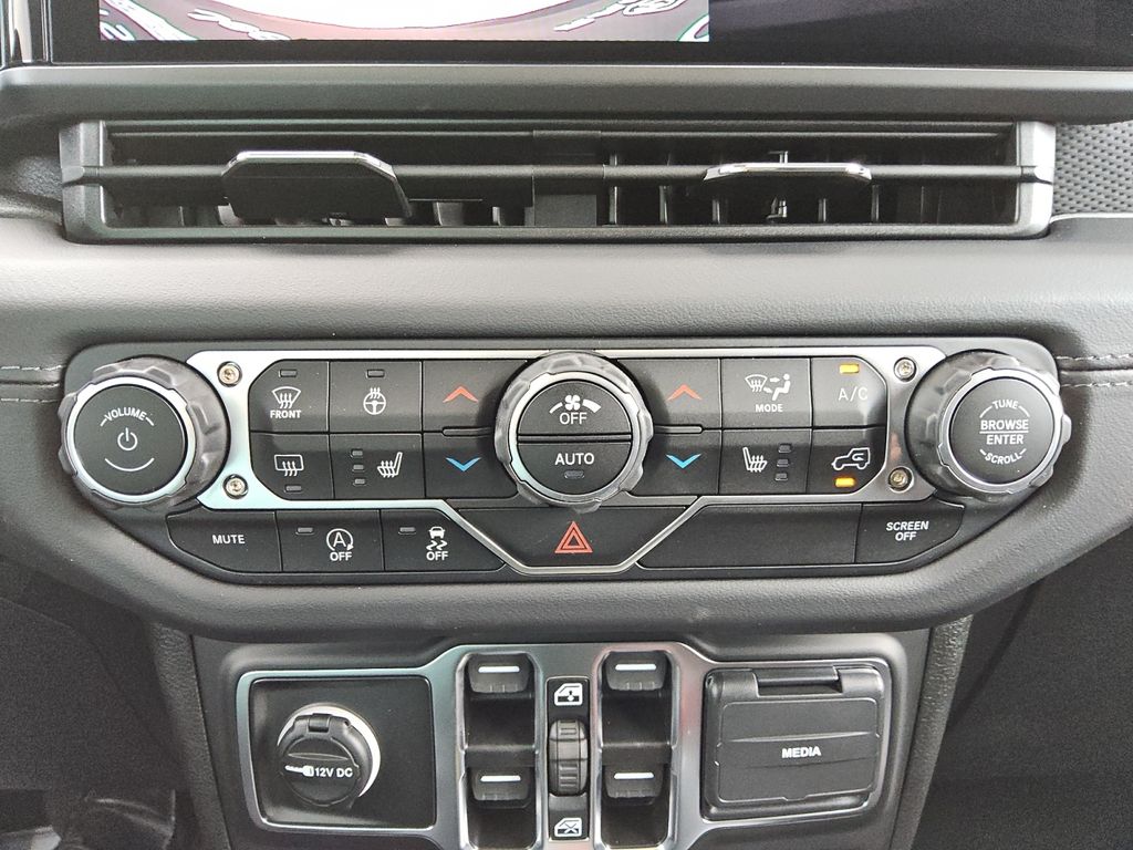 2025 Jeep Wrangler 4-Door Rubicon - Photo 22