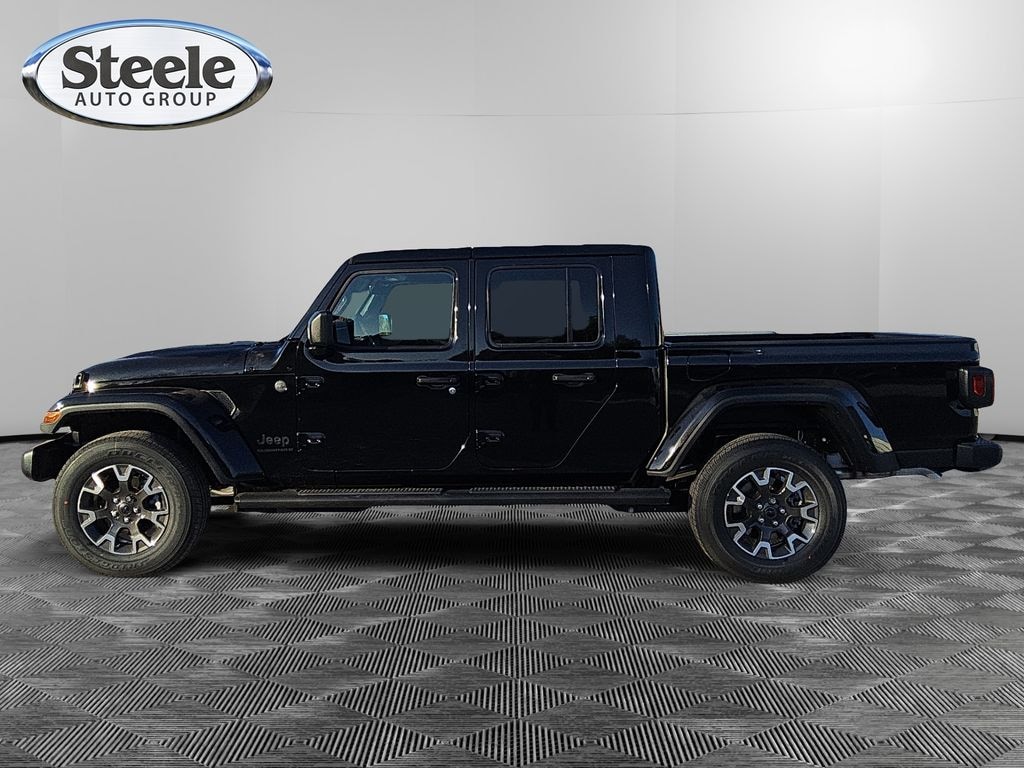 New 2026 Jeep Gladiator SAHARA 4X4 Pickup