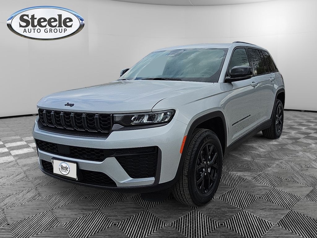 New 2026 Jeep Grand Cherokee LAREDO ALTITUDE 4X2 Sport Utility