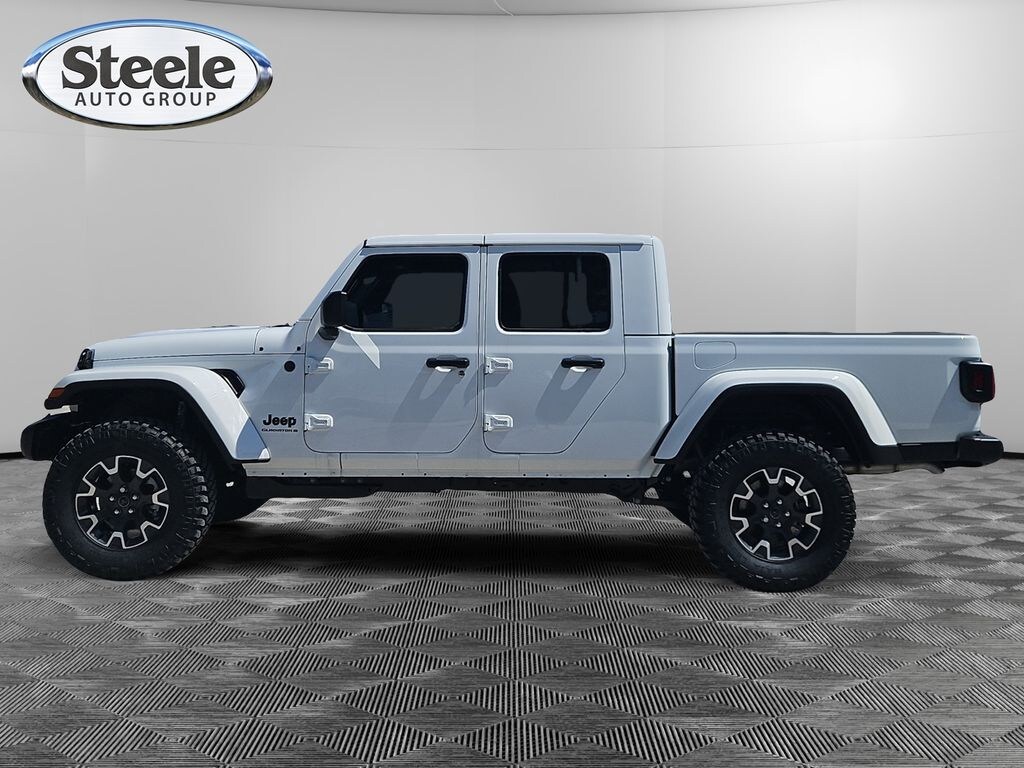 New 2026 Jeep Gladiator SAHARA 4X4 Pickup