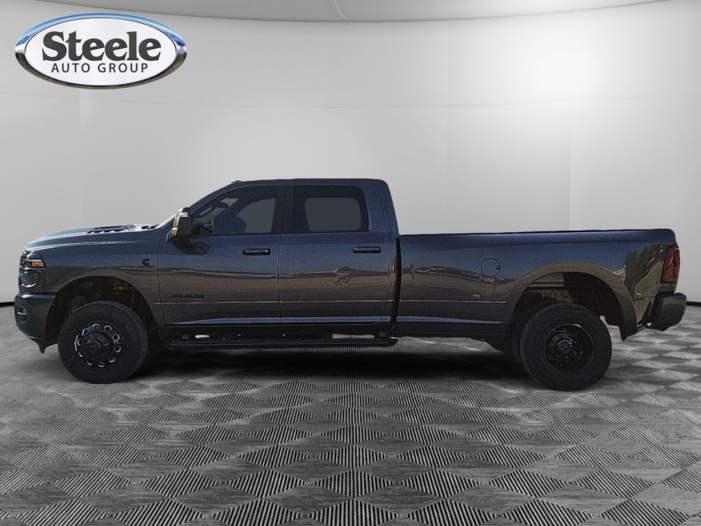 New 2026 Ram 3500 LARAMIE CREW CAB 4X4 8' BOX Pickup