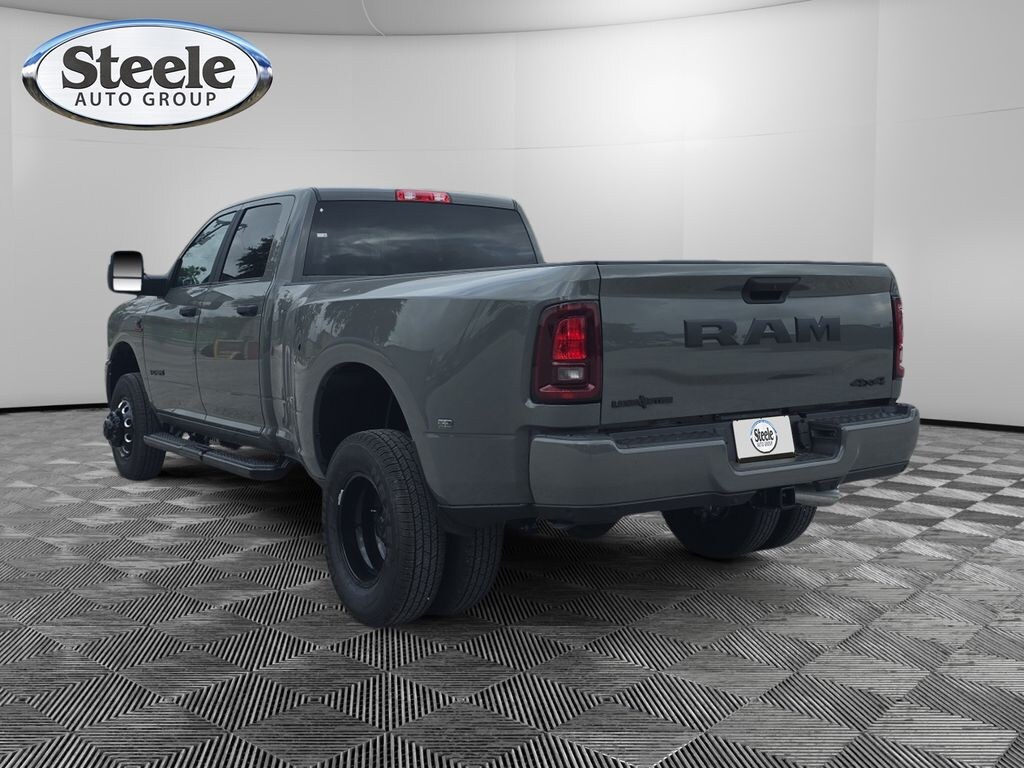 New 2026 Ram 3500 LONE STAR CREW CAB 4X4 8' BOX Pickup