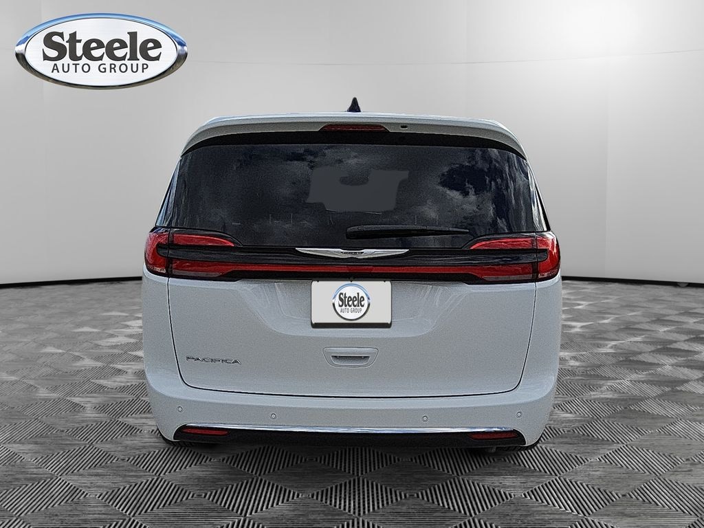 New 2026 Chrysler Pacifica SELECT Passenger Van