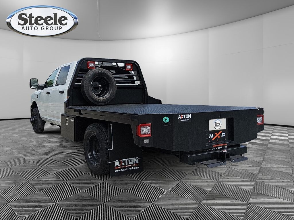 New 2026 Ram 3500 TRADESMAN CREW CAB CHASSIS 4X4 60' CA Pickup