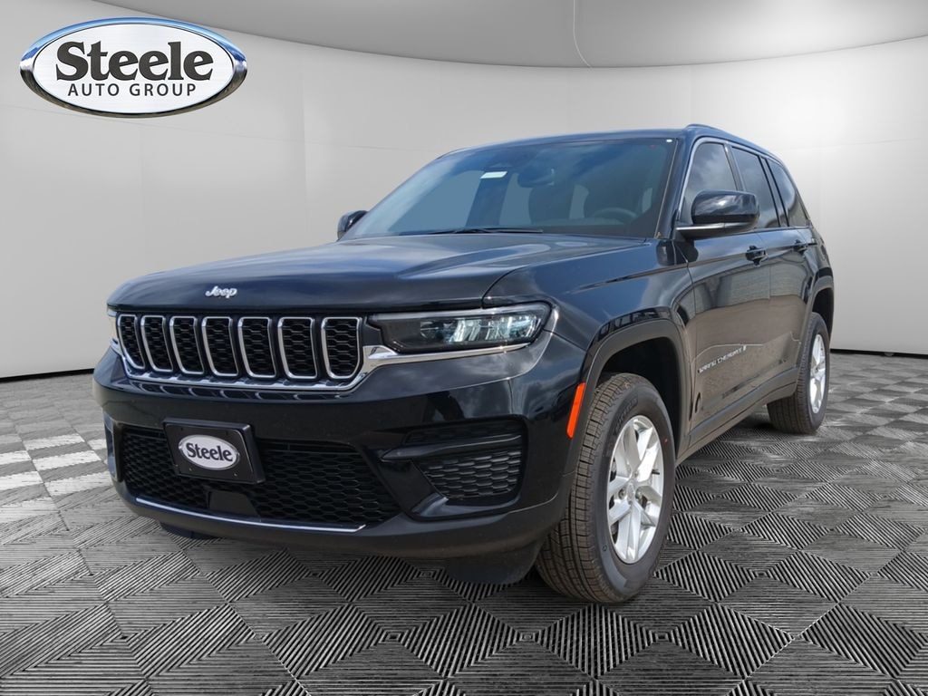 New 2024 Jeep Grand Cherokee LAREDO X 4X4 Sport Utility