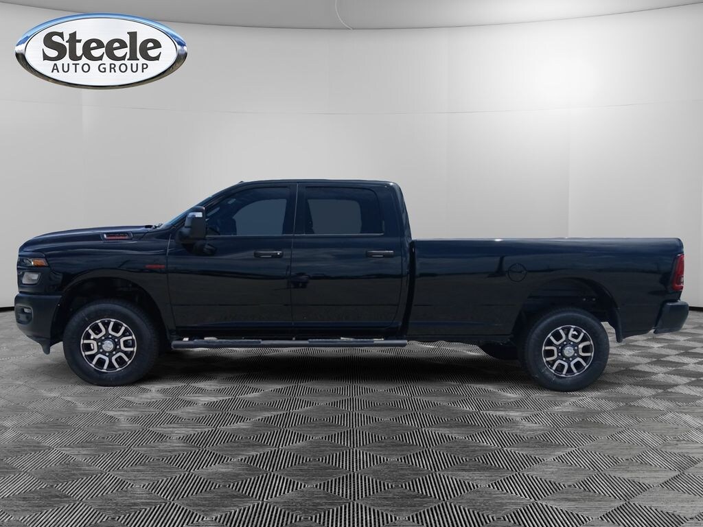 New 2025 Ram 2500 TRADESMAN CREW CAB 4X4 8' BOX Pickup