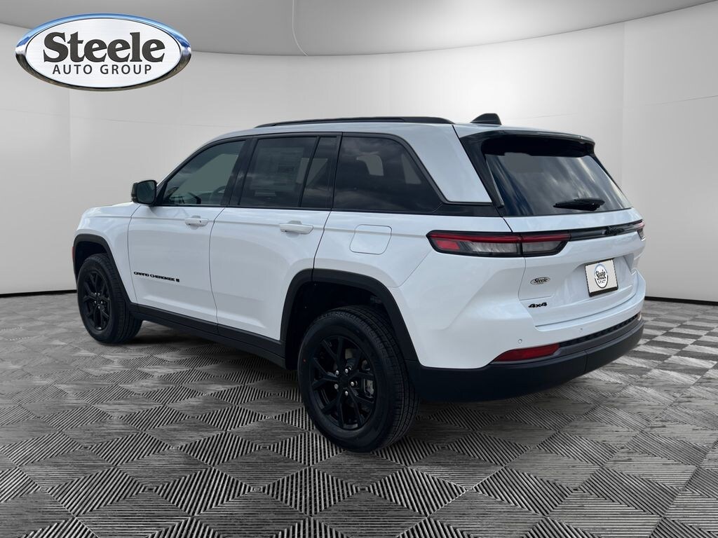 New 2026 Jeep Grand Cherokee LAREDO ALTITUDE 4X4 Sport Utility