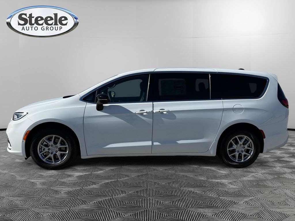 New 2026 Chrysler Pacifica SELECT Passenger Van