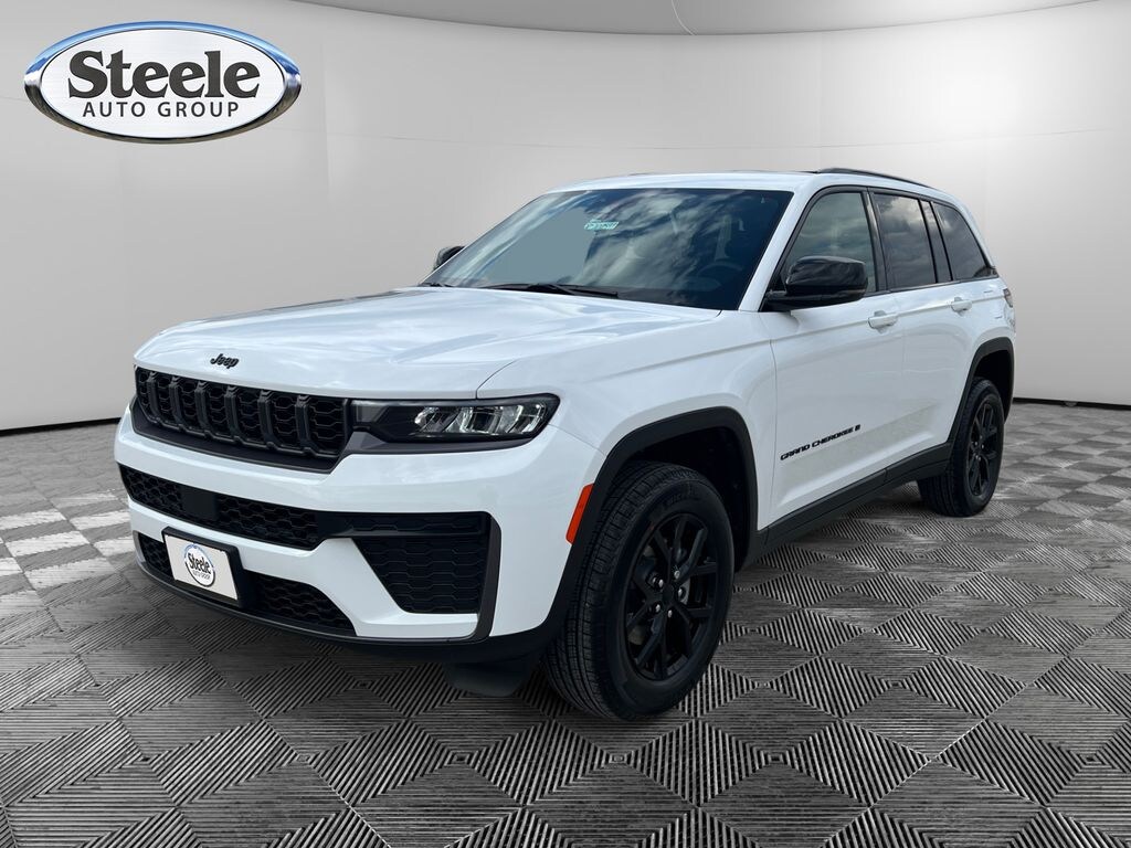 New 2026 Jeep Grand Cherokee LAREDO ALTITUDE 4X4 Sport Utility