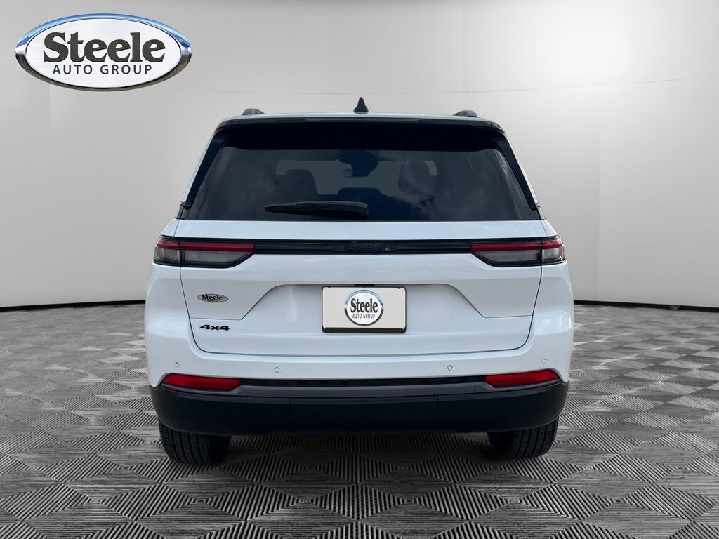 New 2026 Jeep Grand Cherokee LAREDO ALTITUDE 4X4 Sport Utility