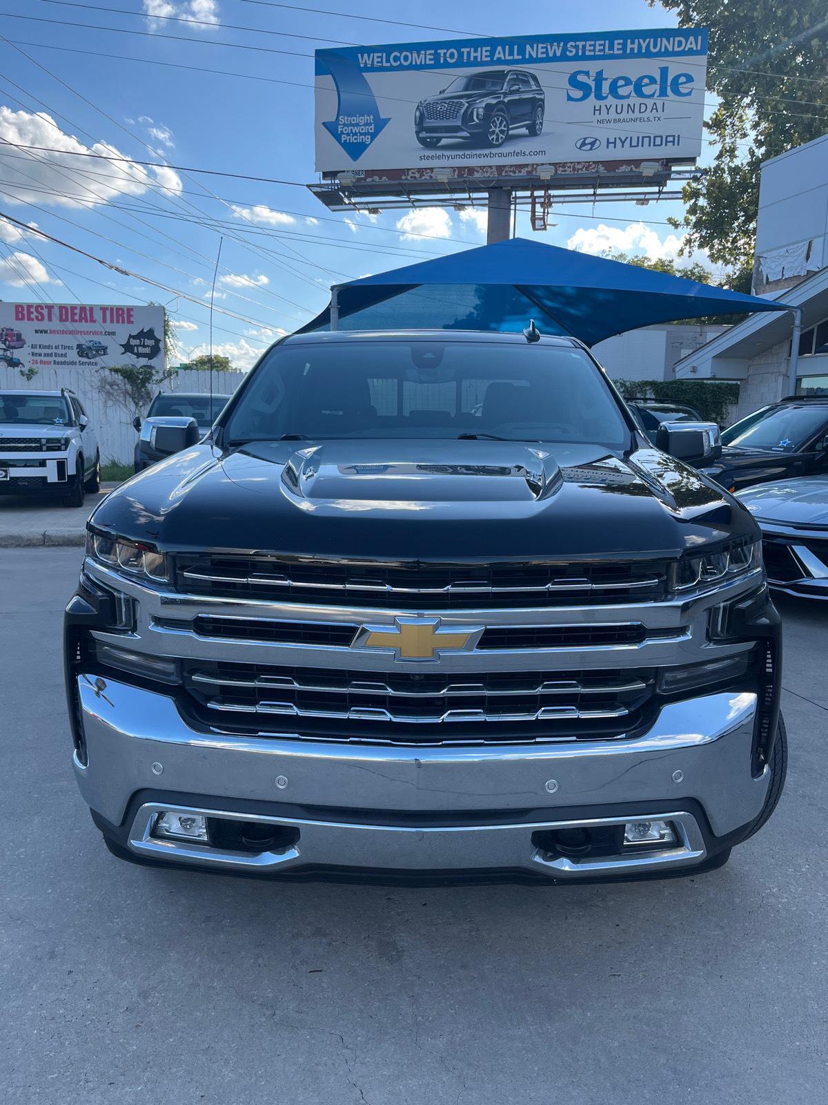 Used 2020 Chevrolet Silverado 1500 LTZ with VIN 1GCUYGEL3LZ109686 for sale in New Braunfels, TX