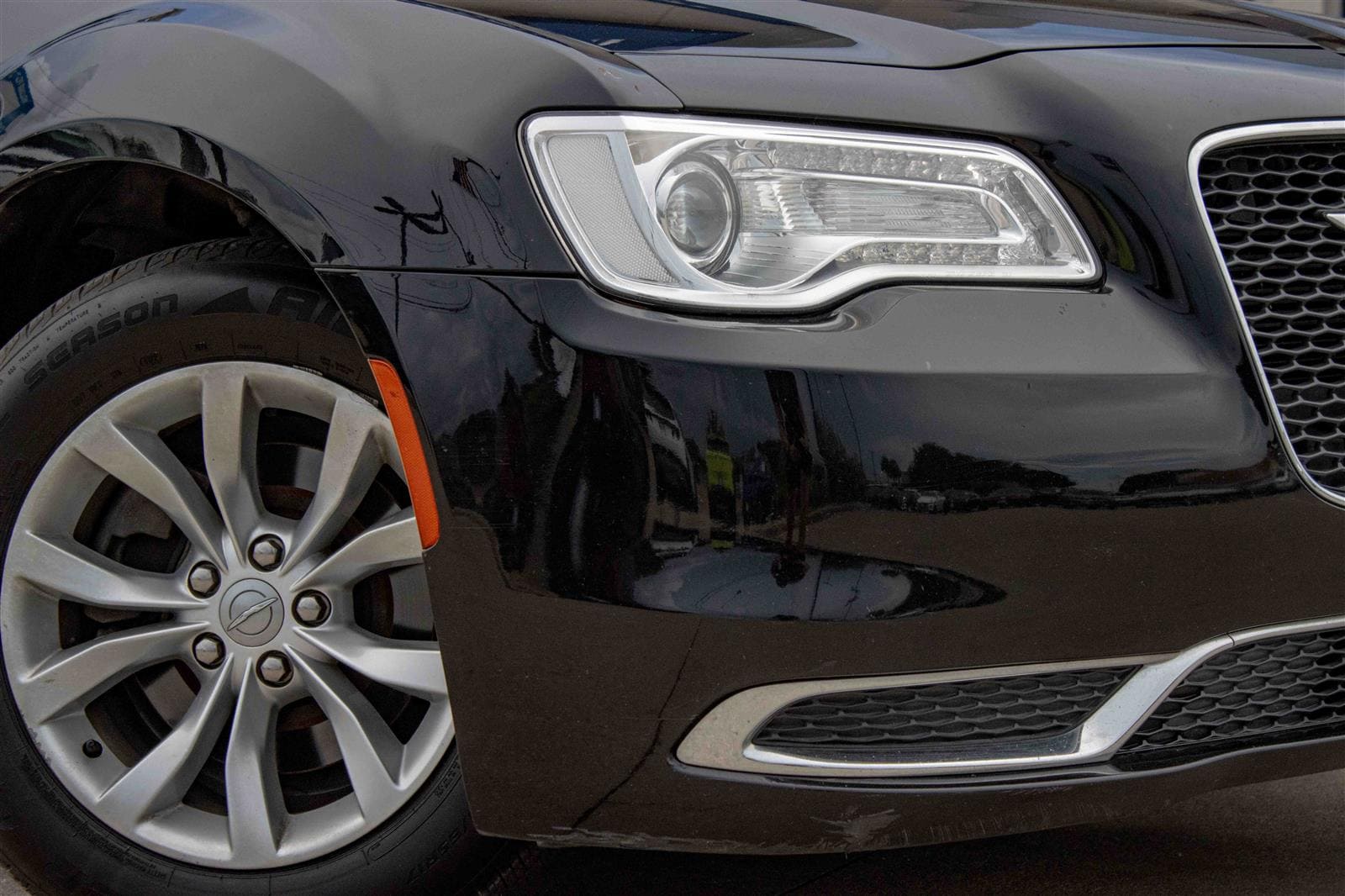 Used 2015 Chrysler 300 Limited with VIN 2C3CCAAG7FH853249 for sale in New Braunfels, TX