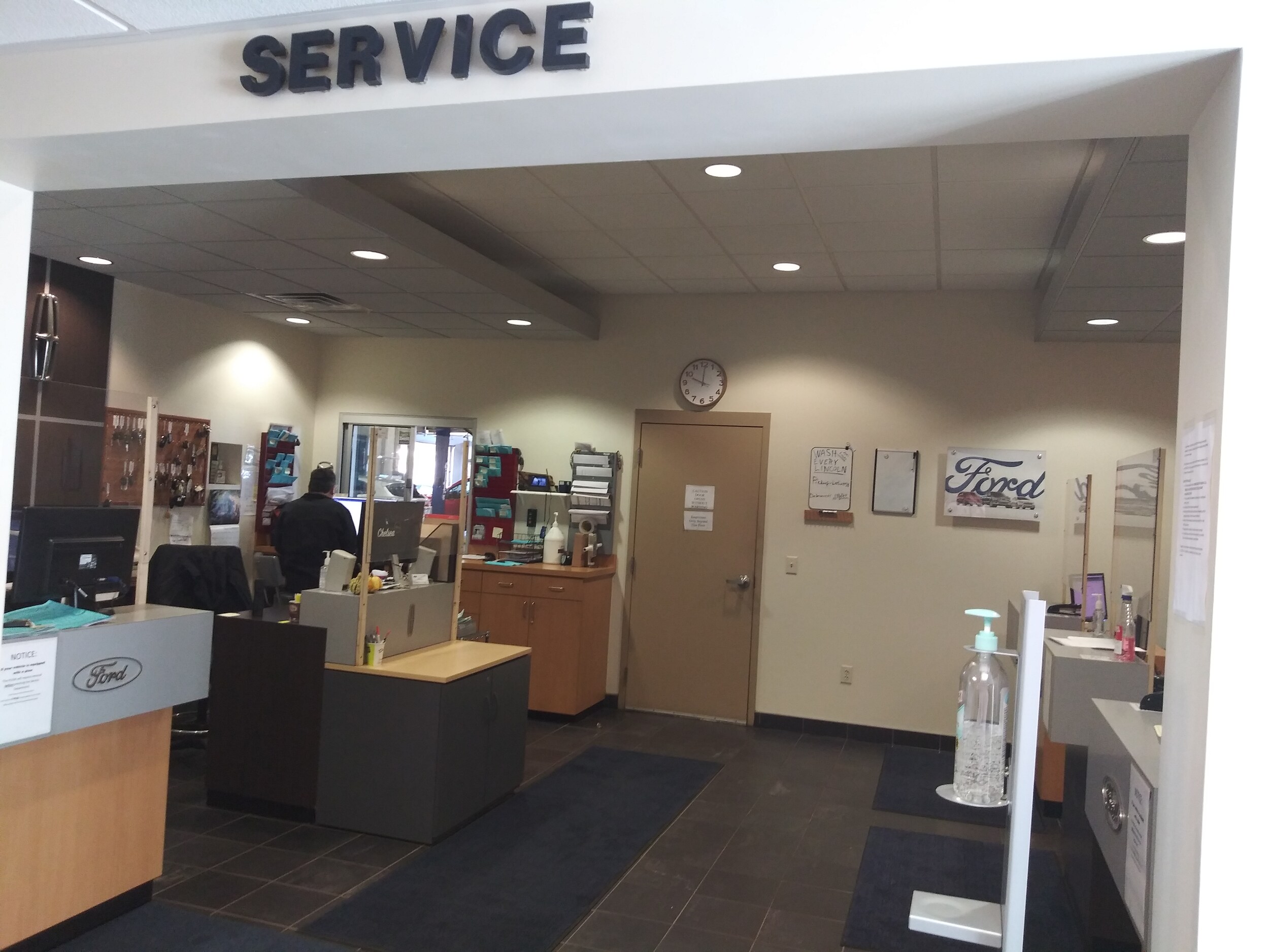 New Ford and Used Car Dealer Serving Yorkville SteetPonte Ford