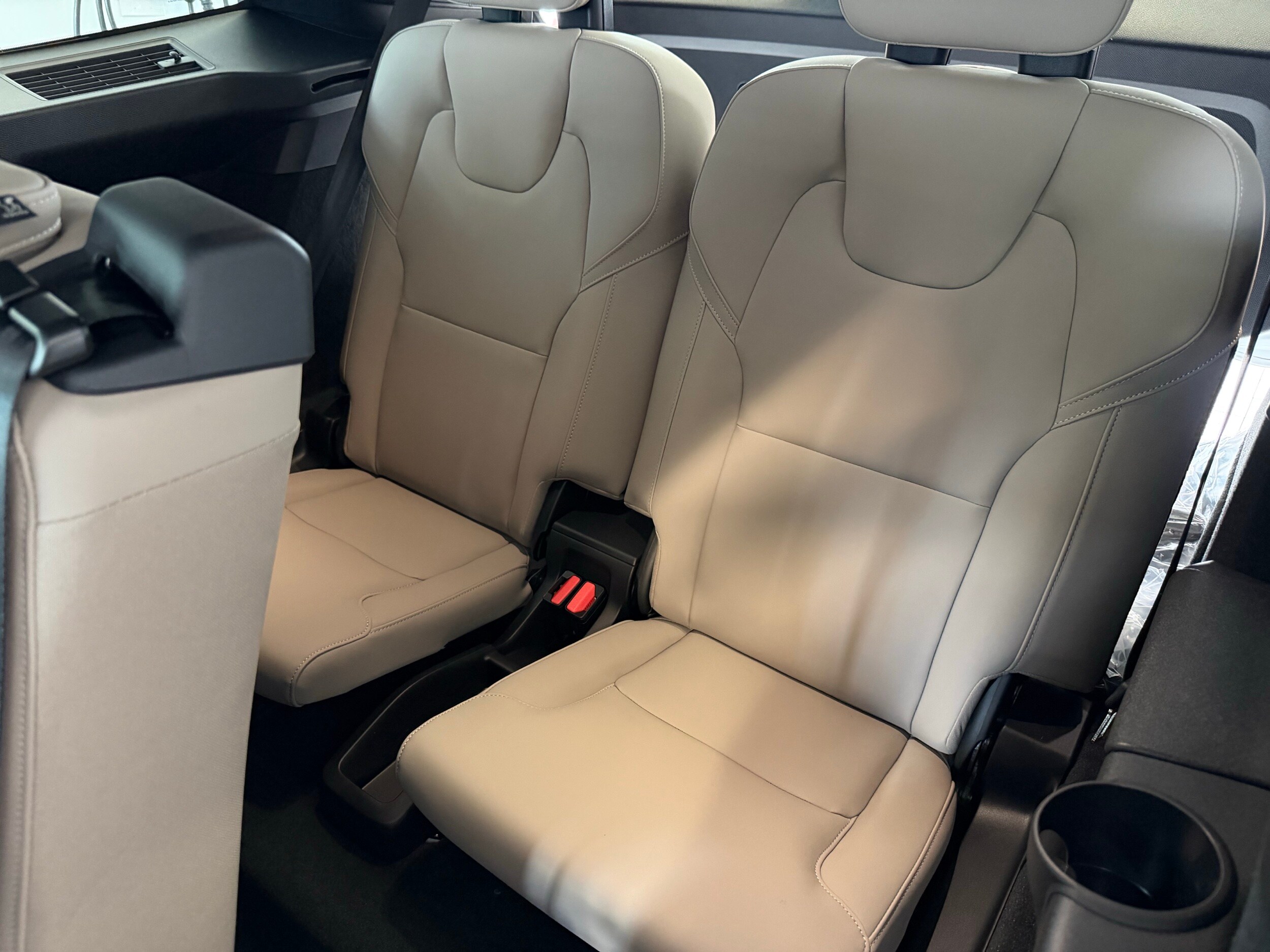 new 2026 Volvo XC90 plug-in hybrid car, priced at $84,180