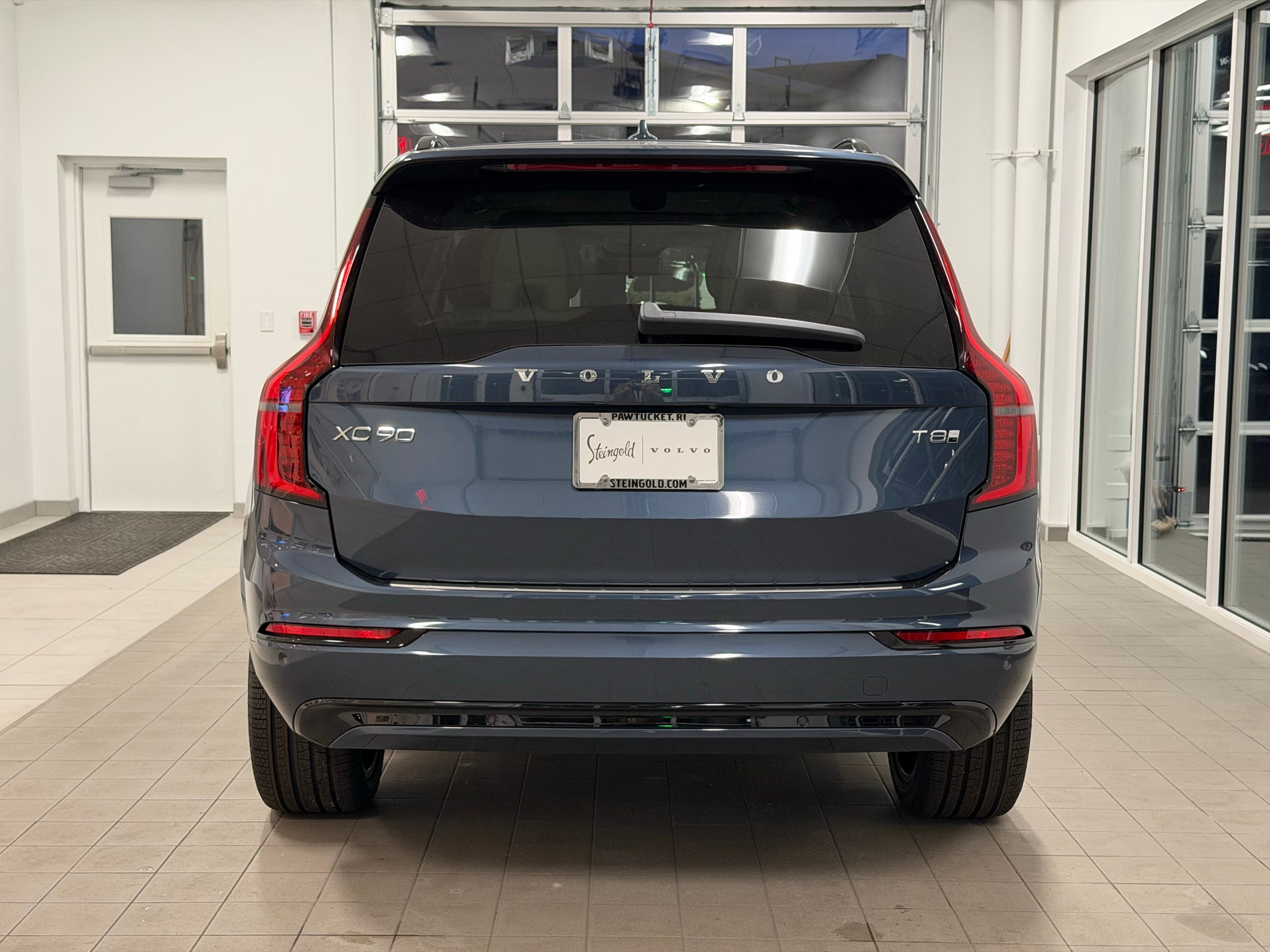 new 2026 Volvo XC90 plug-in hybrid car, priced at $86,200