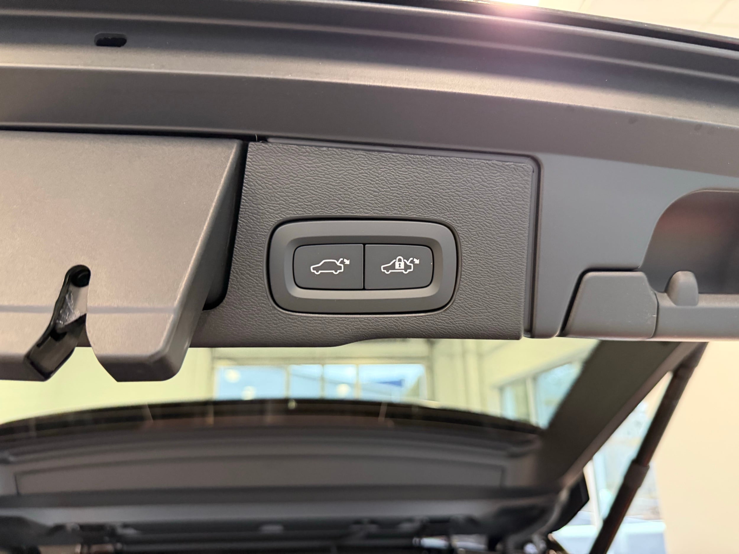 new 2026 Volvo XC60 plug-in hybrid car, priced at $75,235