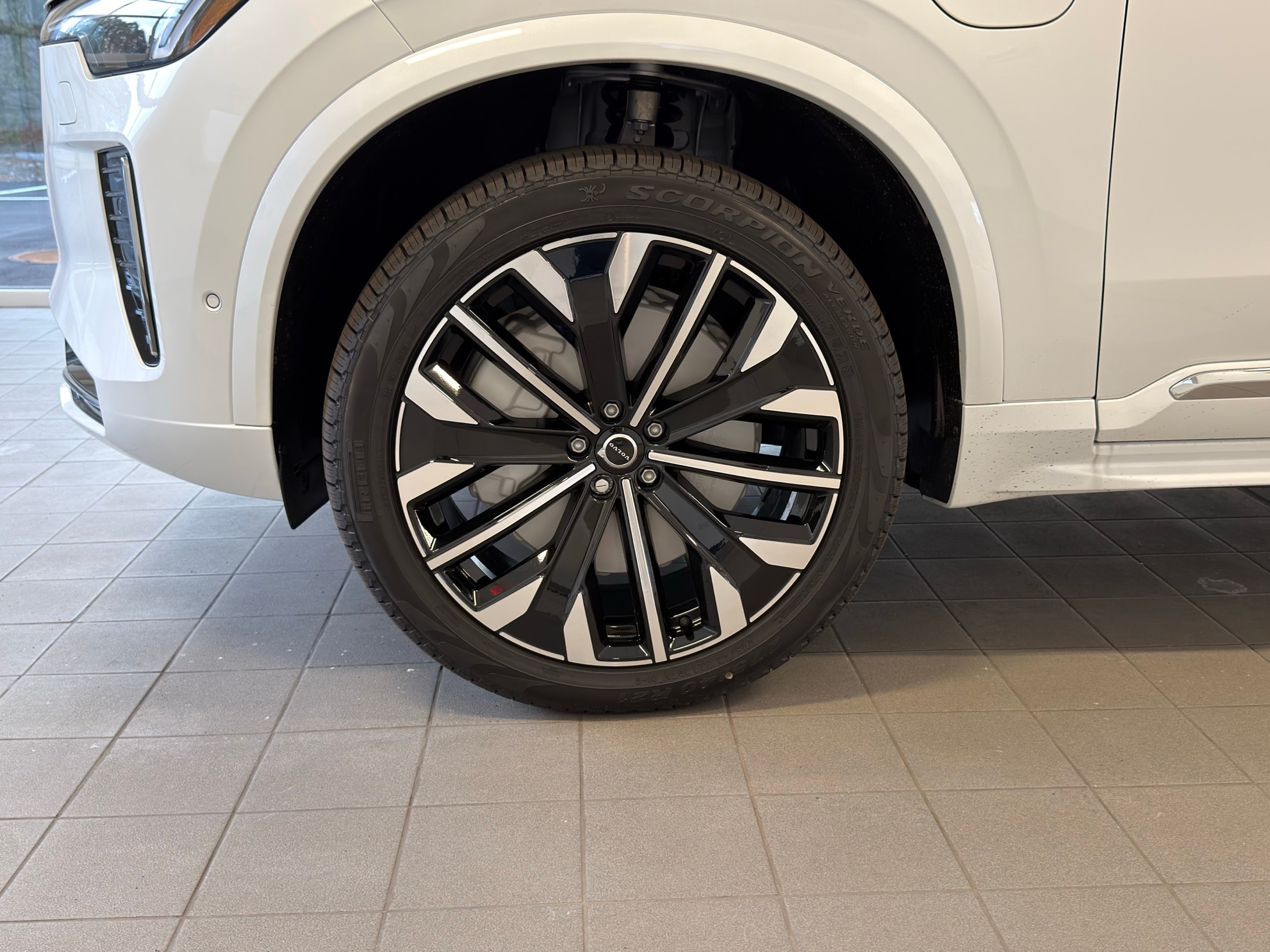 new 2026 Volvo XC90 plug-in hybrid car, priced at $85,625