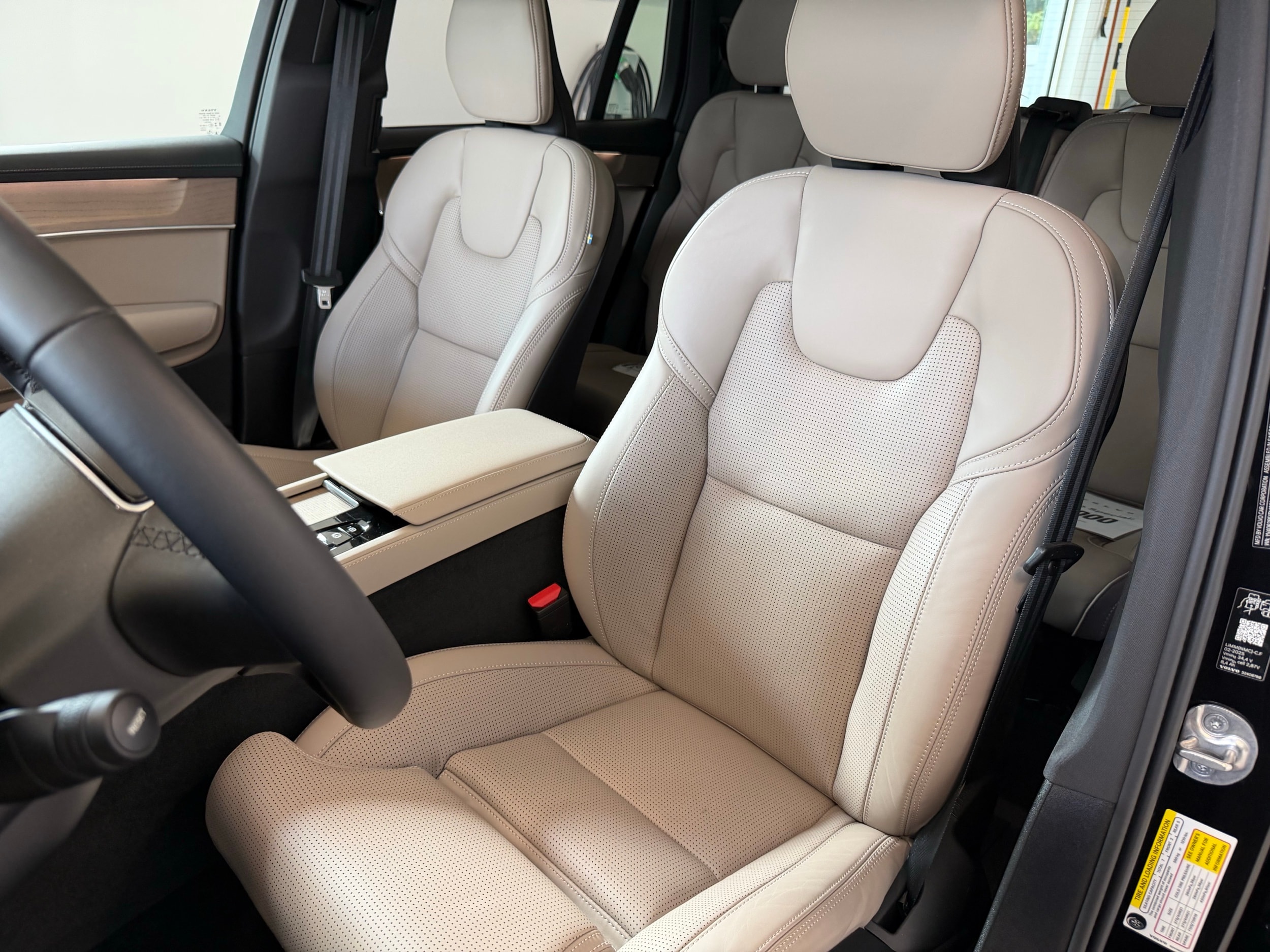 2026 Volvo XC90 Ultra - Photo 15
