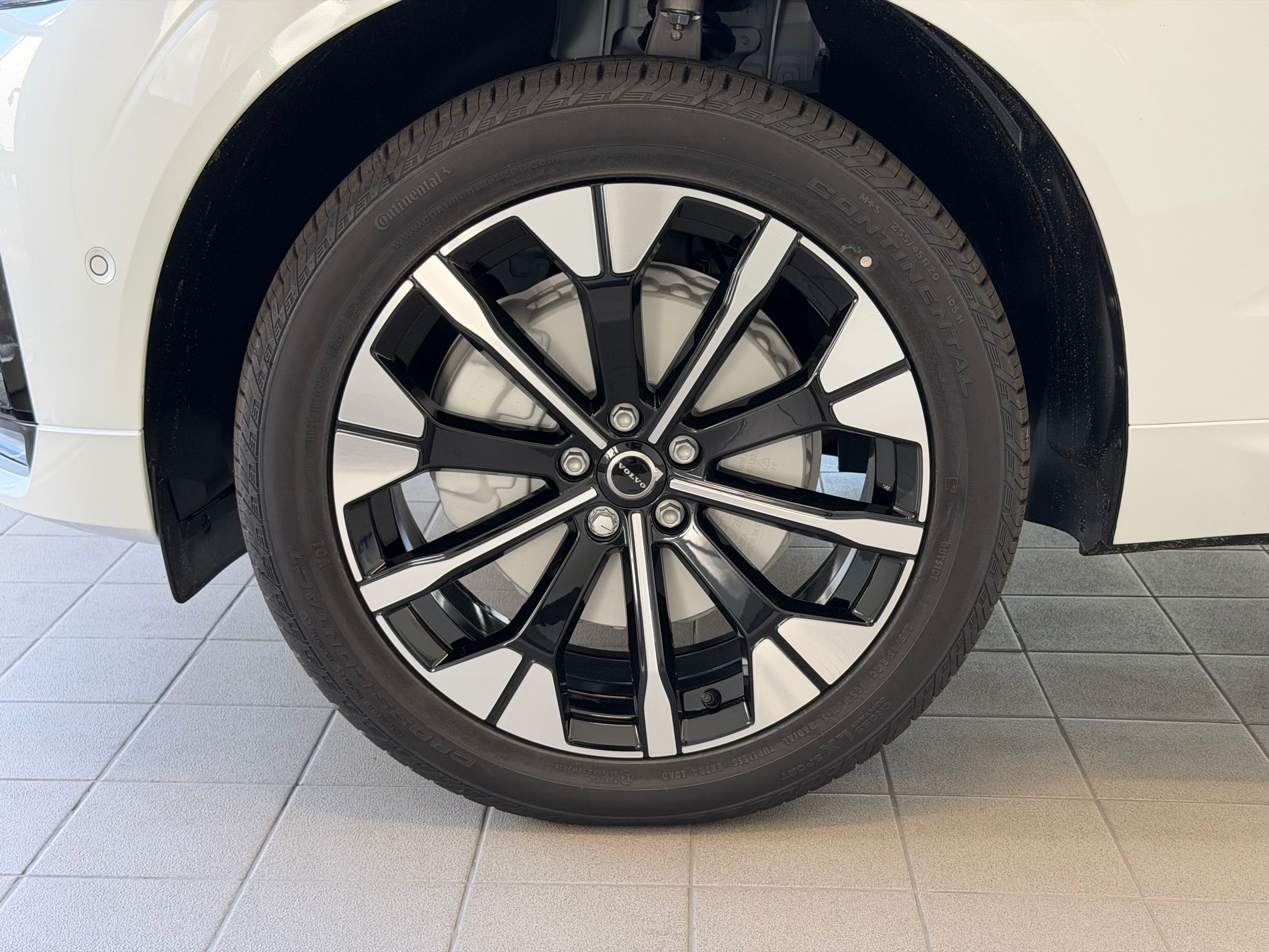 new 2026 Volvo XC60 car, priced at $57,985