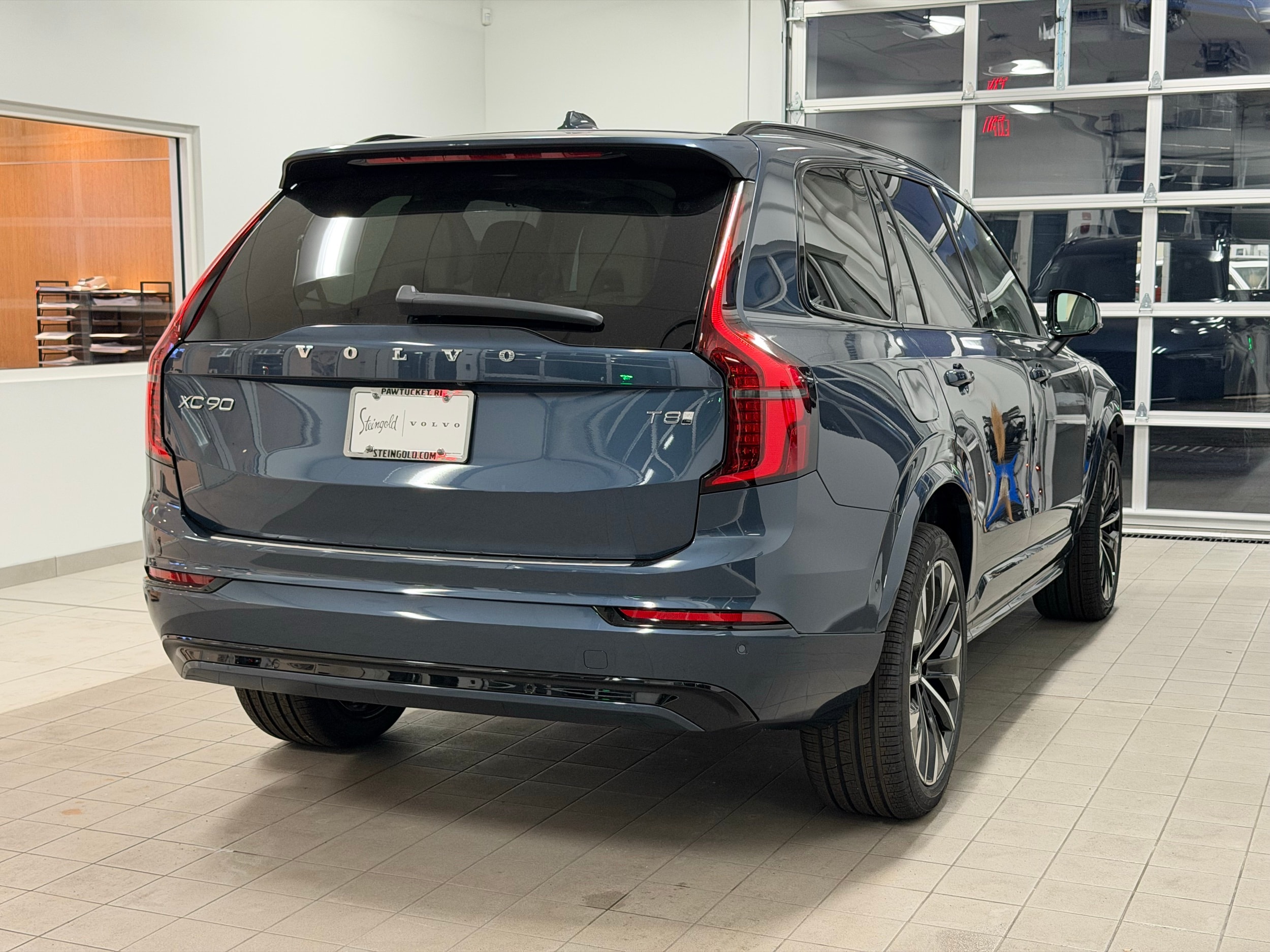 new 2026 Volvo XC90 plug-in hybrid car, priced at $86,200
