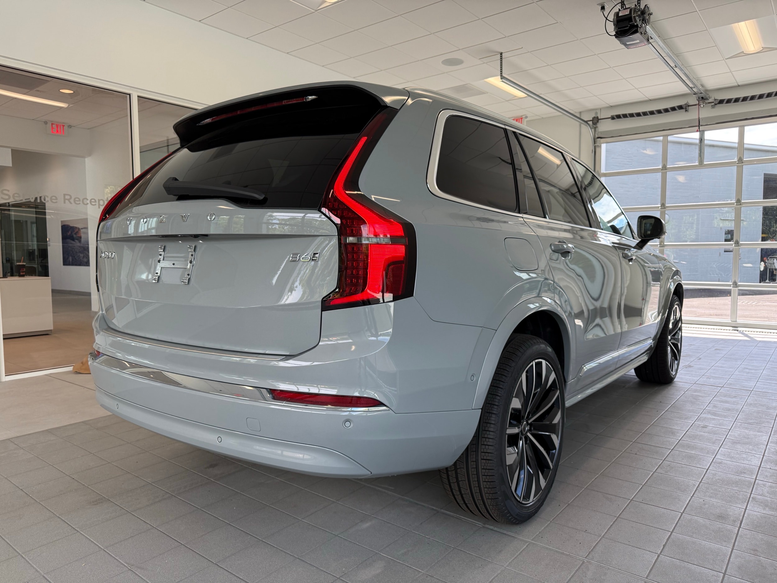 2026 Volvo XC90 Plus - Photo 6