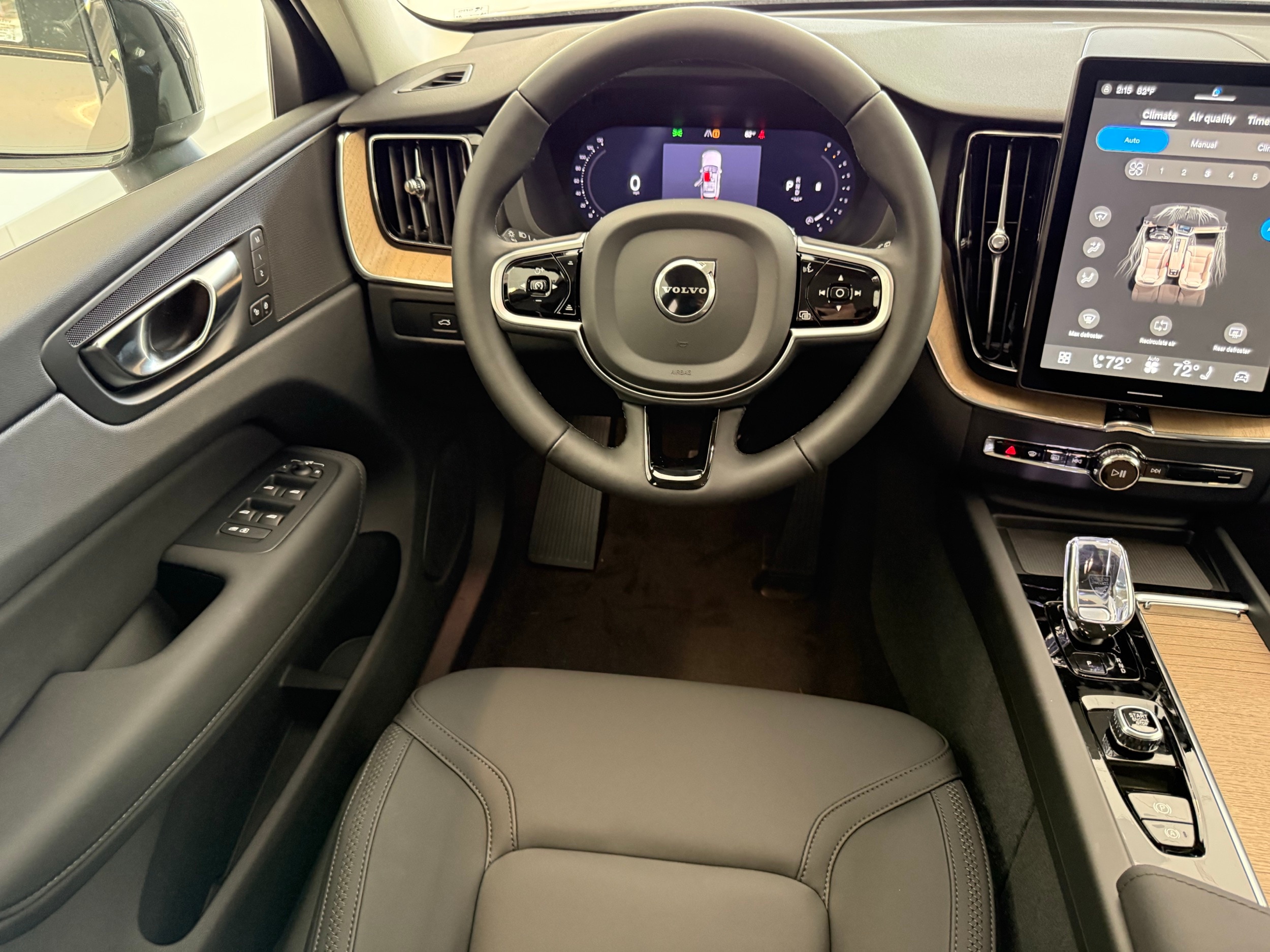 new 2026 Volvo XC60 car, priced at $57,985