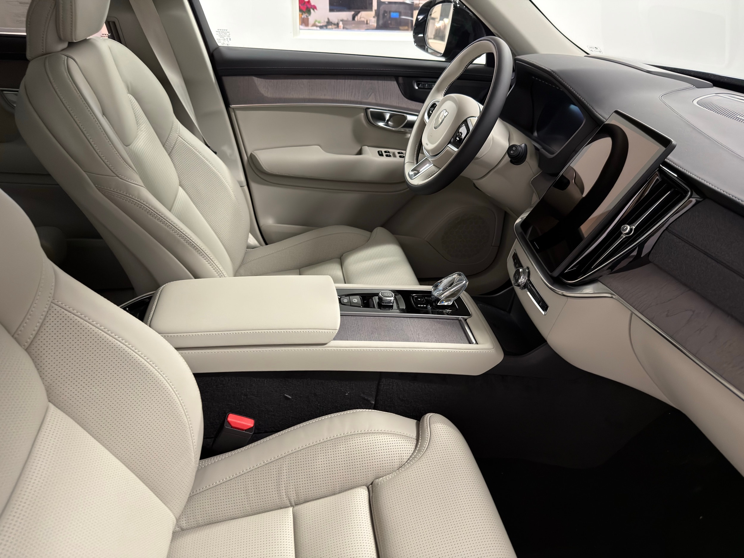 new 2026 Volvo XC90 plug-in hybrid car, priced at $86,200