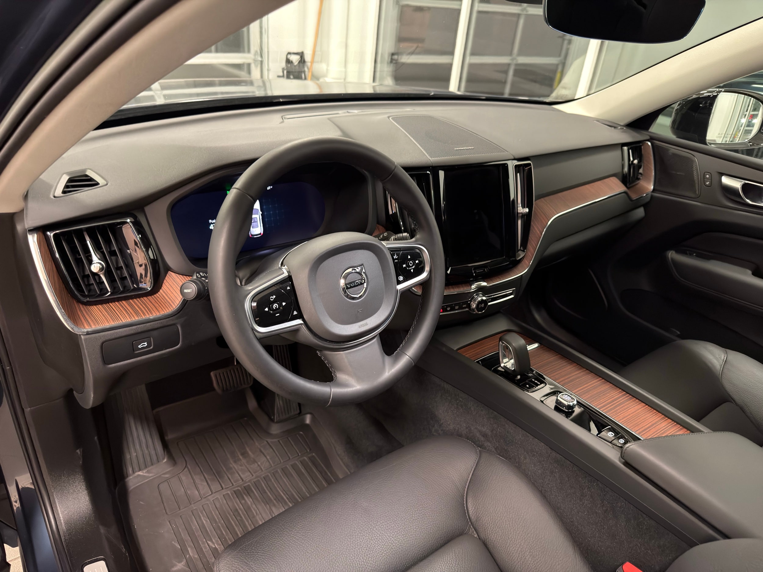 used 2023 Volvo XC60 car, priced at $39,500