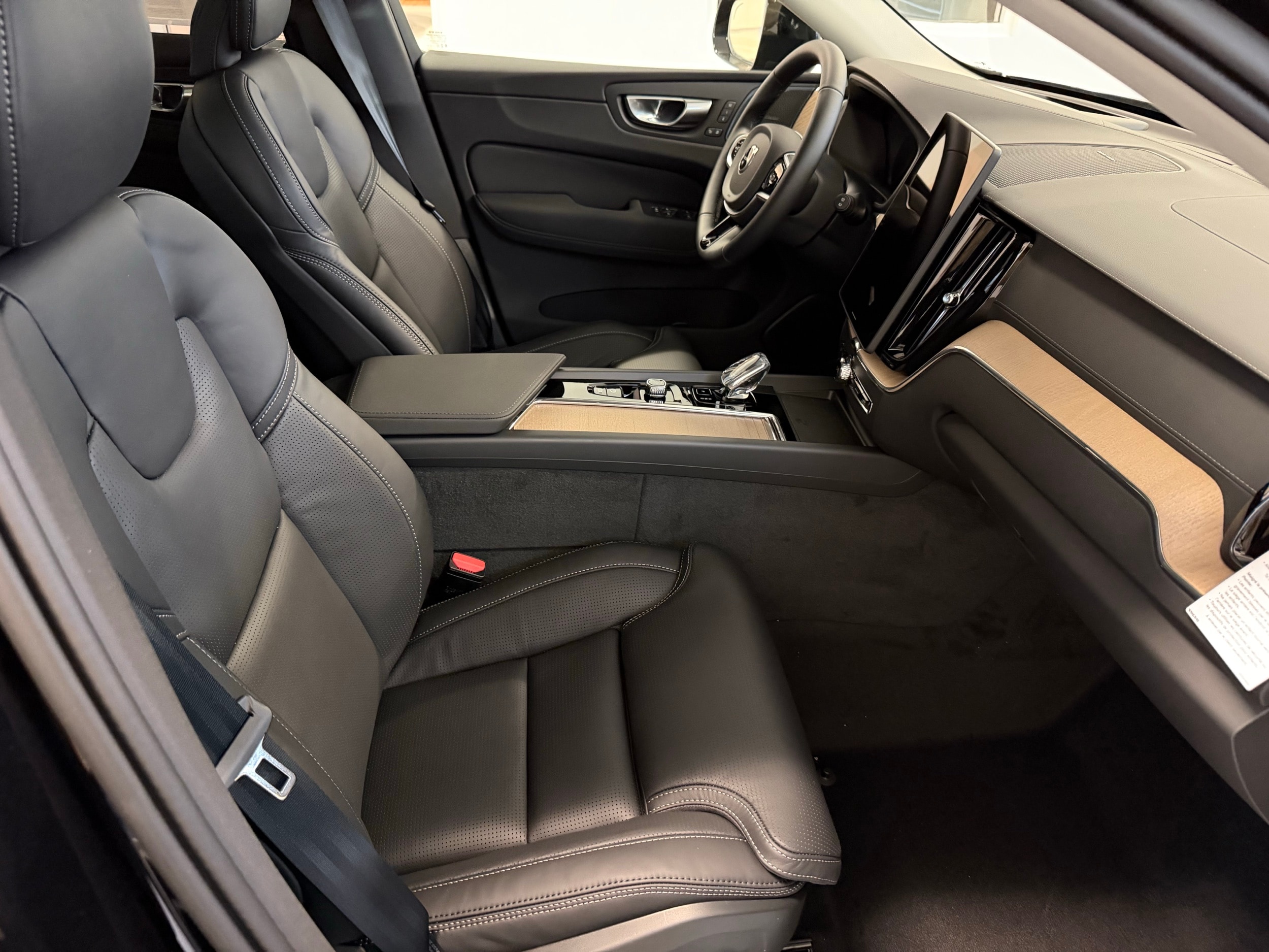 new 2026 Volvo XC60 plug-in hybrid car, priced at $75,235