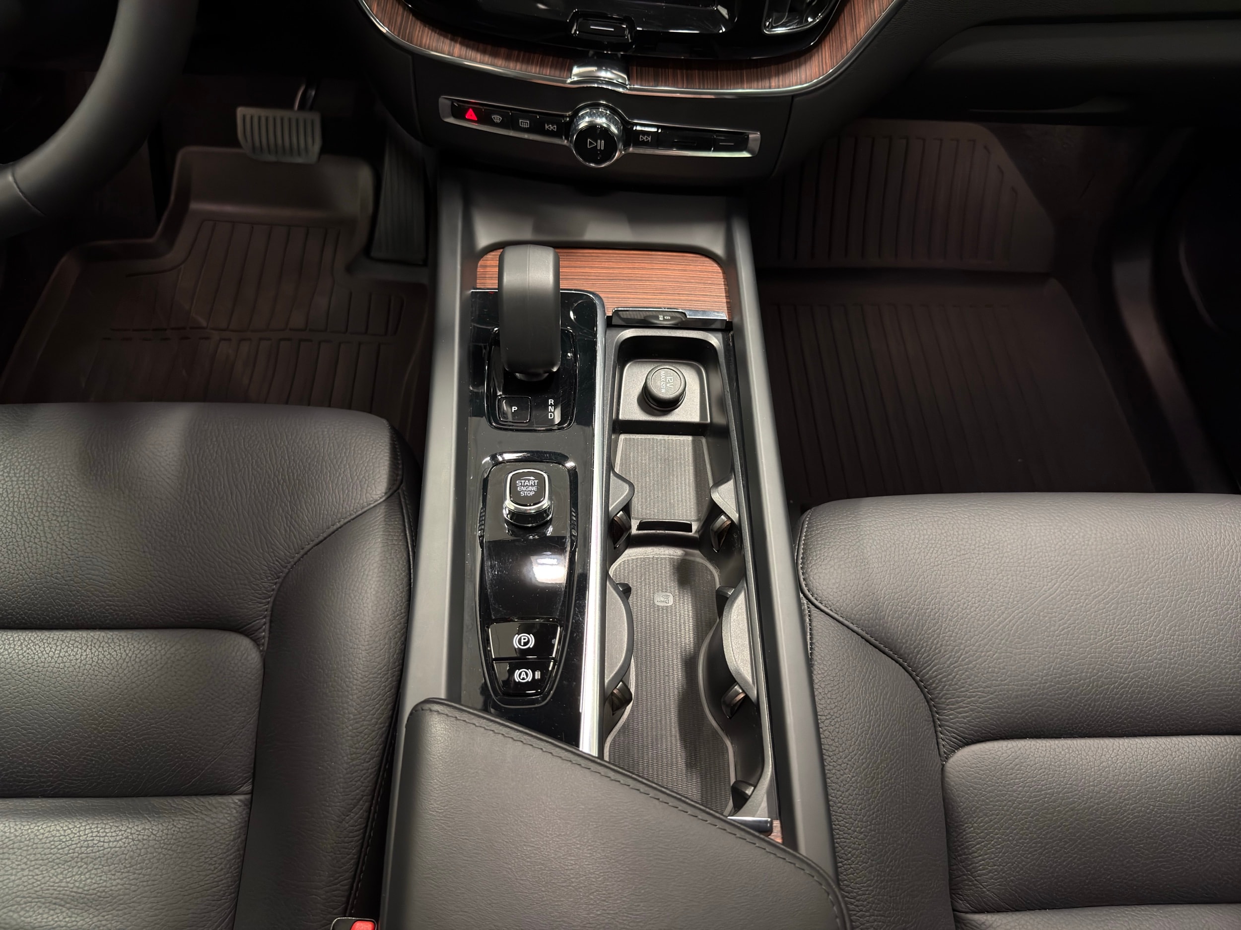 used 2023 Volvo XC60 car, priced at $39,500