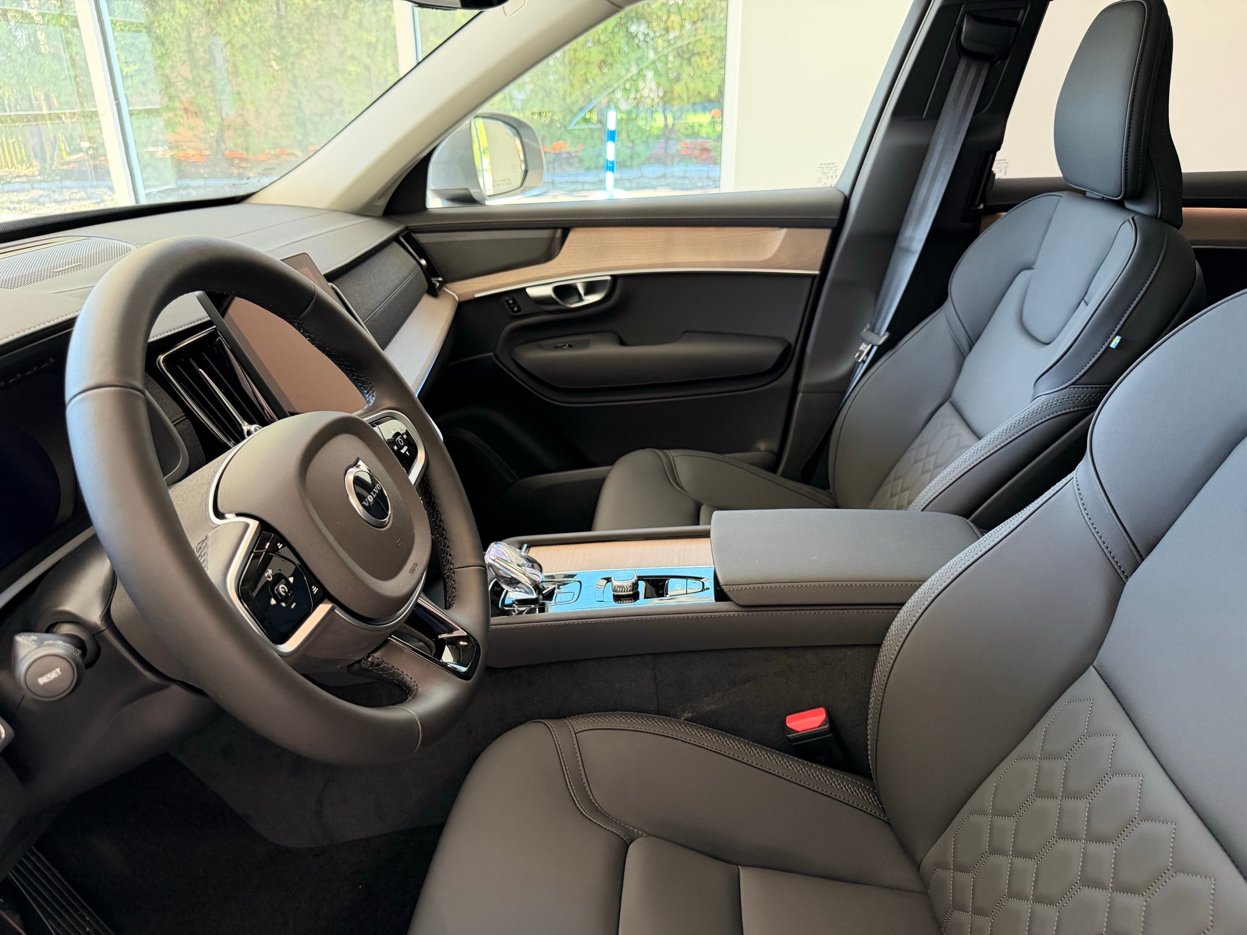 2026 Volvo XC90 Plus - Photo 12