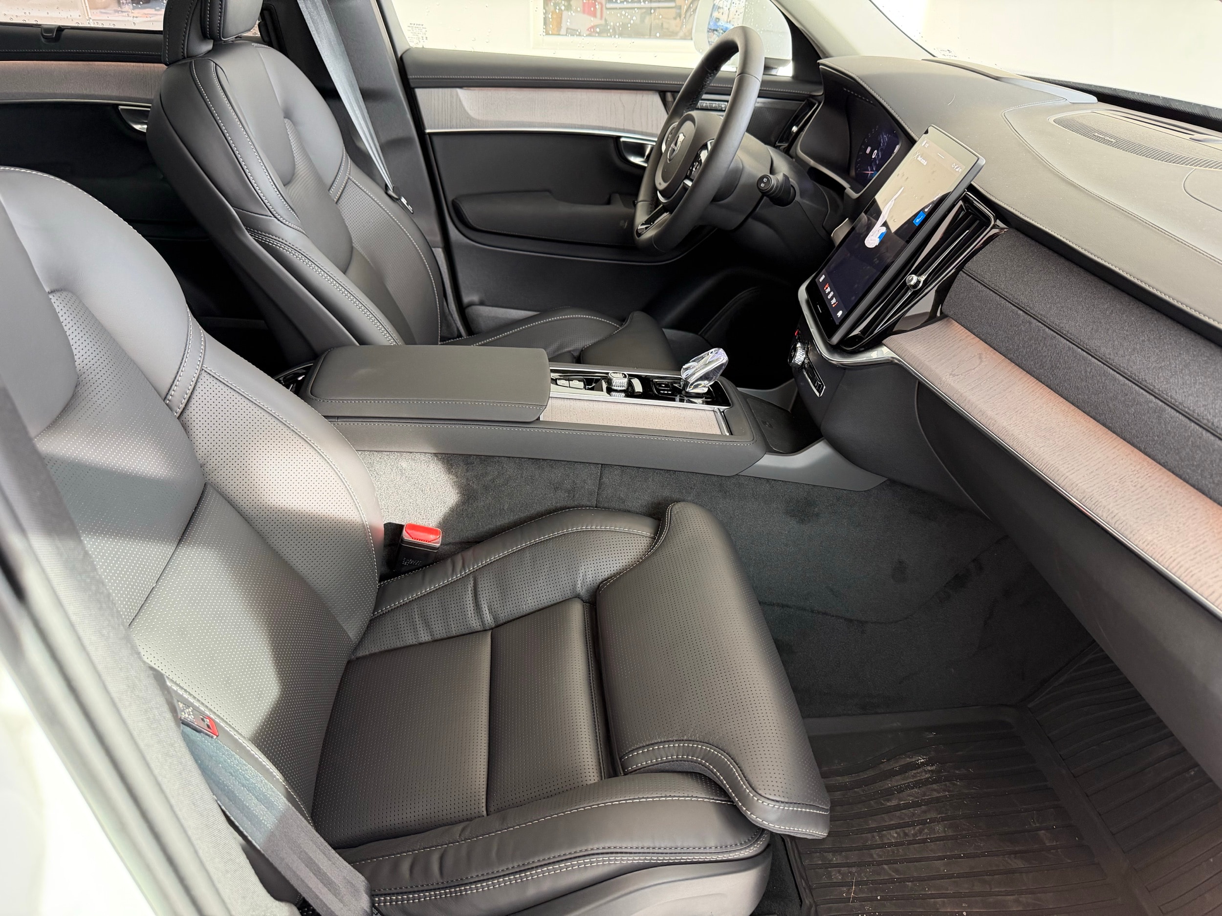 new 2026 Volvo XC90 plug-in hybrid car, priced at $86,000