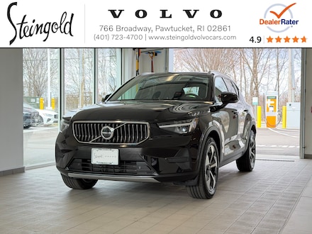 2025 Volvo XC40 B5 AWD Core Bright Theme SUV
