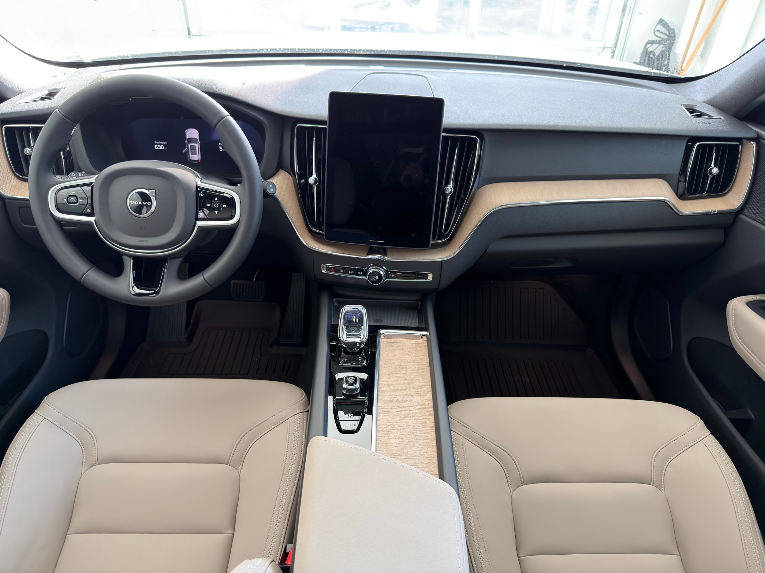 new 2026 Volvo XC60 plug-in hybrid car, priced at $69,285