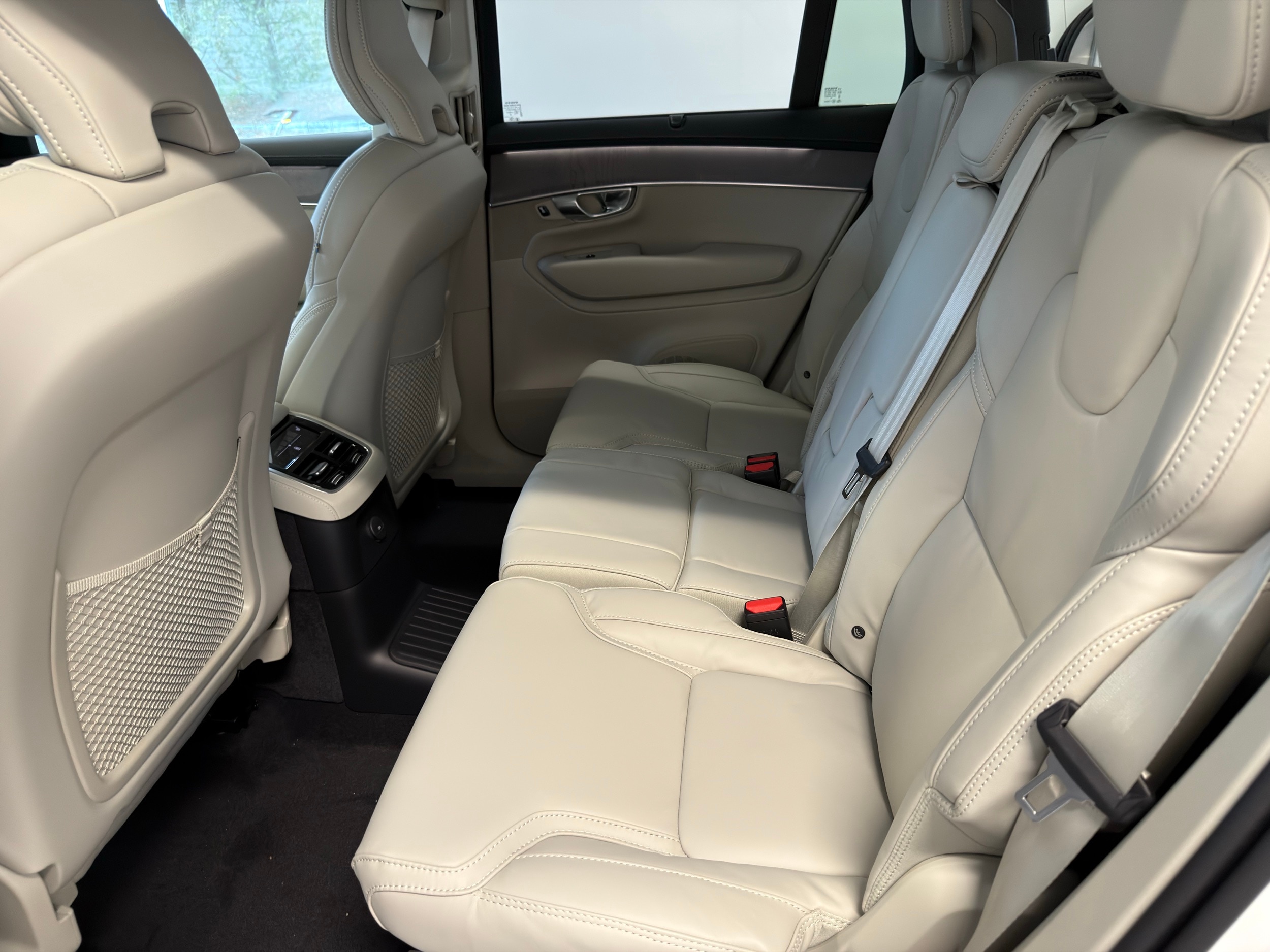 new 2026 Volvo XC90 plug-in hybrid car, priced at $85,625