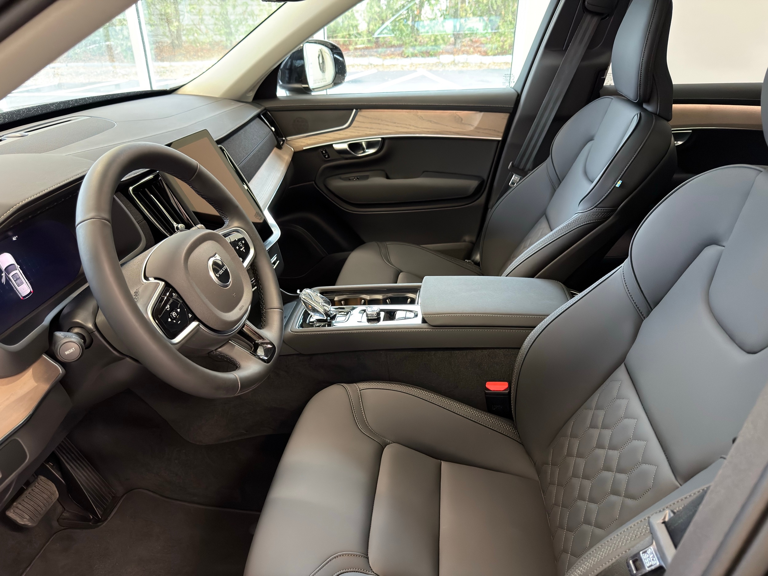 used 2025 Volvo XC90 car, priced at $57,500