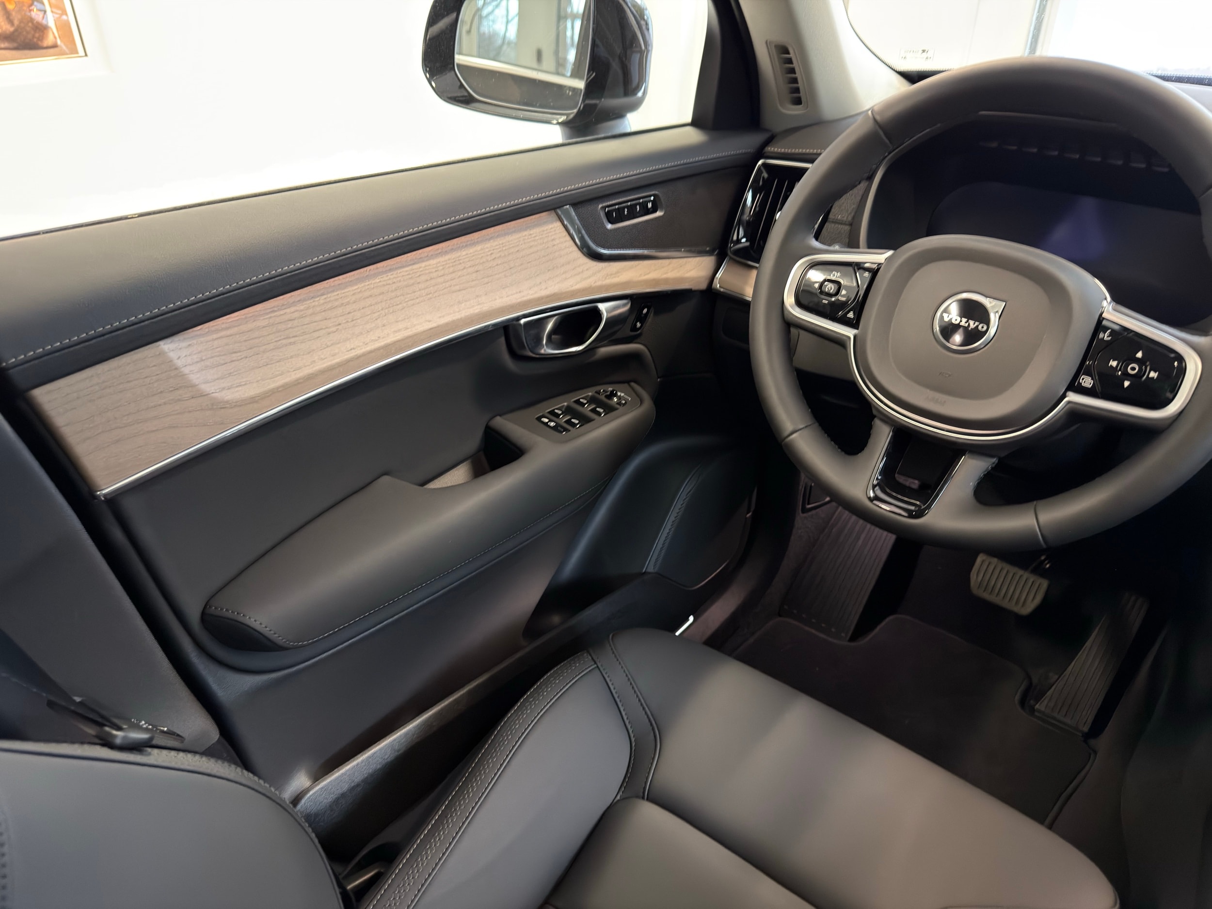 used 2025 Volvo XC90 car, priced at $57,500