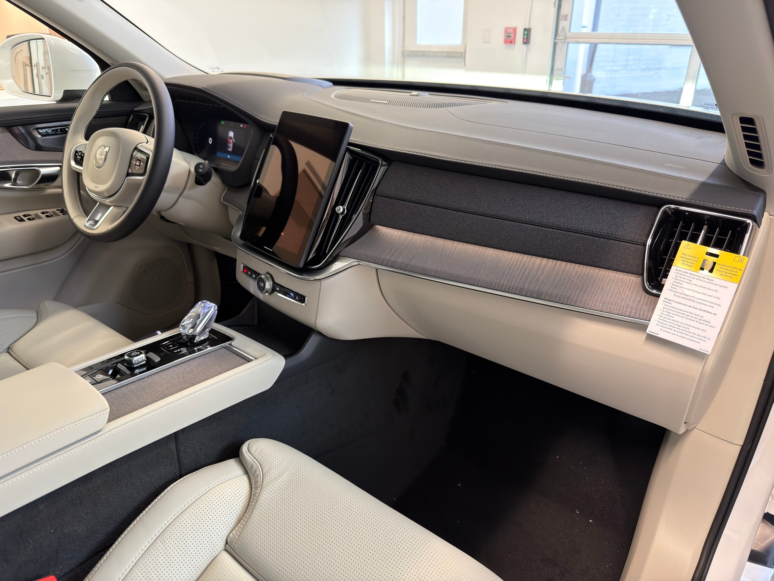 new 2026 Volvo XC90 plug-in hybrid car, priced at $85,625