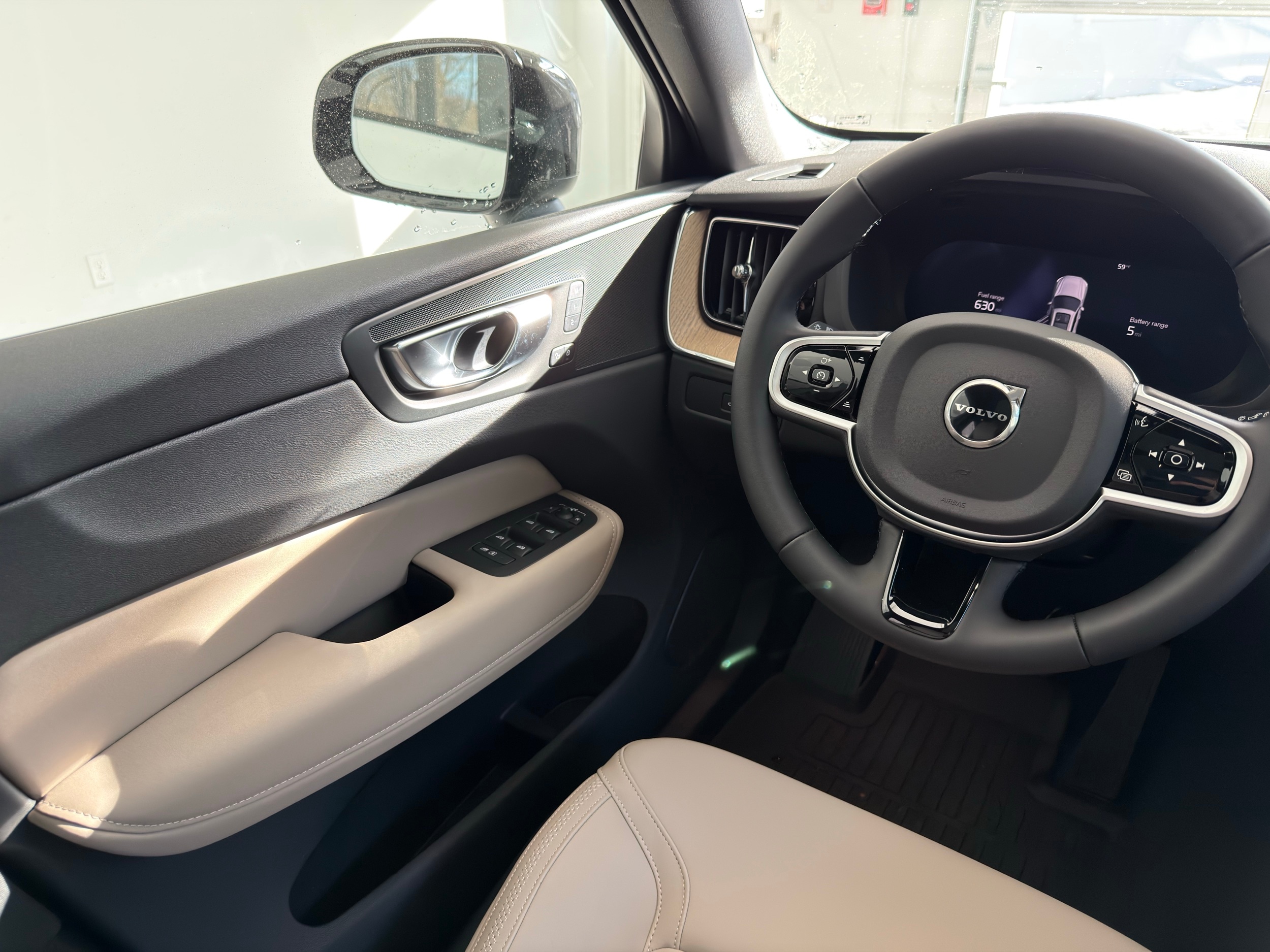 new 2026 Volvo XC60 plug-in hybrid car, priced at $69,285