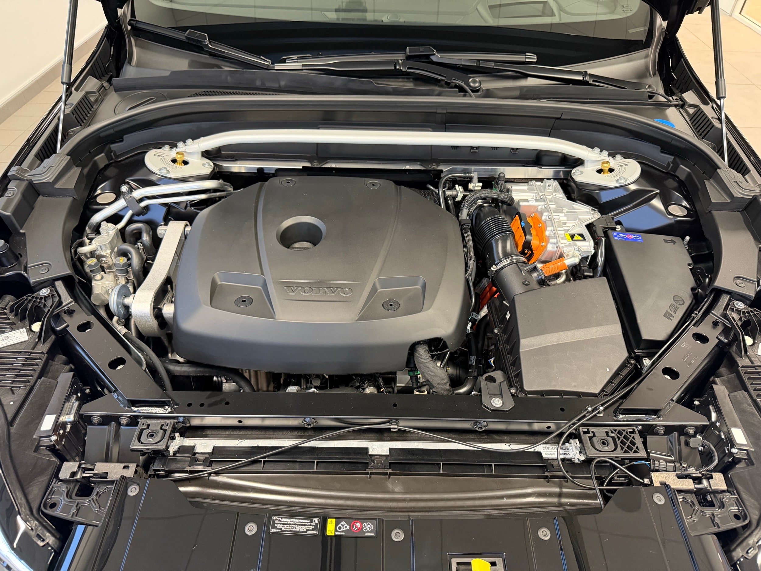 new 2026 Volvo XC60 plug-in hybrid car, priced at $84,265